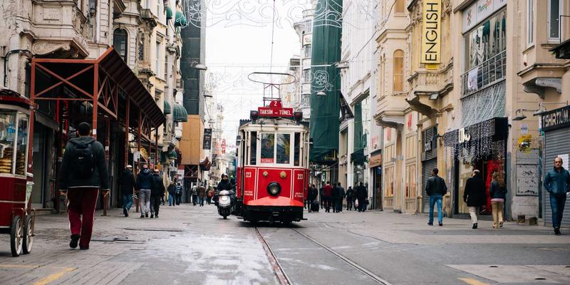 郑州女性抗衰老消费调查：医美、中医与高端护肤如何选择？