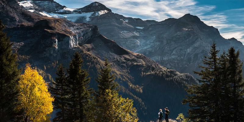 郑州都市白领通勤穿搭指南：兼顾地铁便捷与职场得体的智慧法则